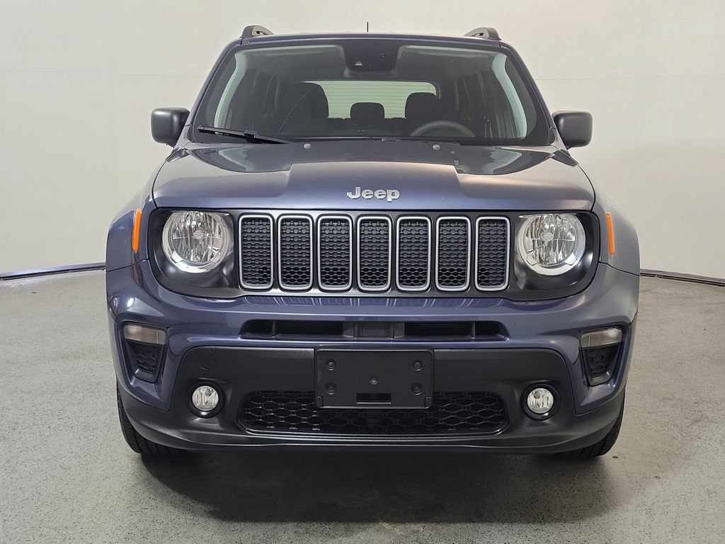 Used 2022 Jeep Renegade Latitude AWD/4WD image 2