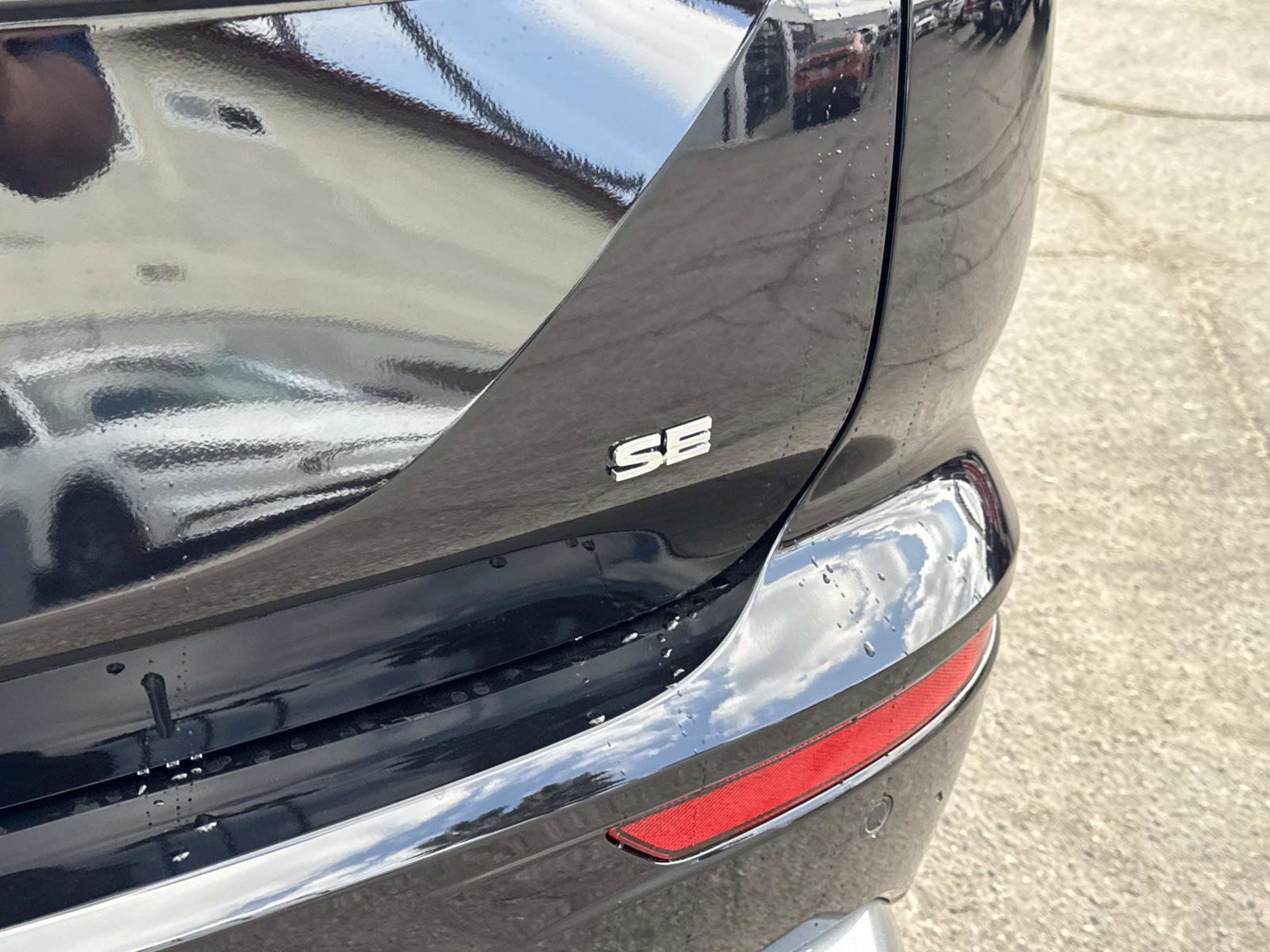 New 2025 Mitsubishi Outlander SE image 6