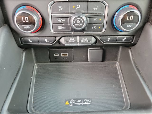 Used 2024 Chevrolet Suburban LT RWD image 22