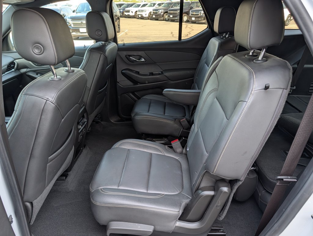 Used 2023 Chevrolet Traverse LT w/ LT Premium Package AWD/4WD image 17