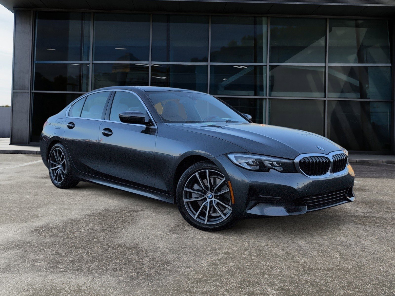 Used 2021 BMW 330e image 2