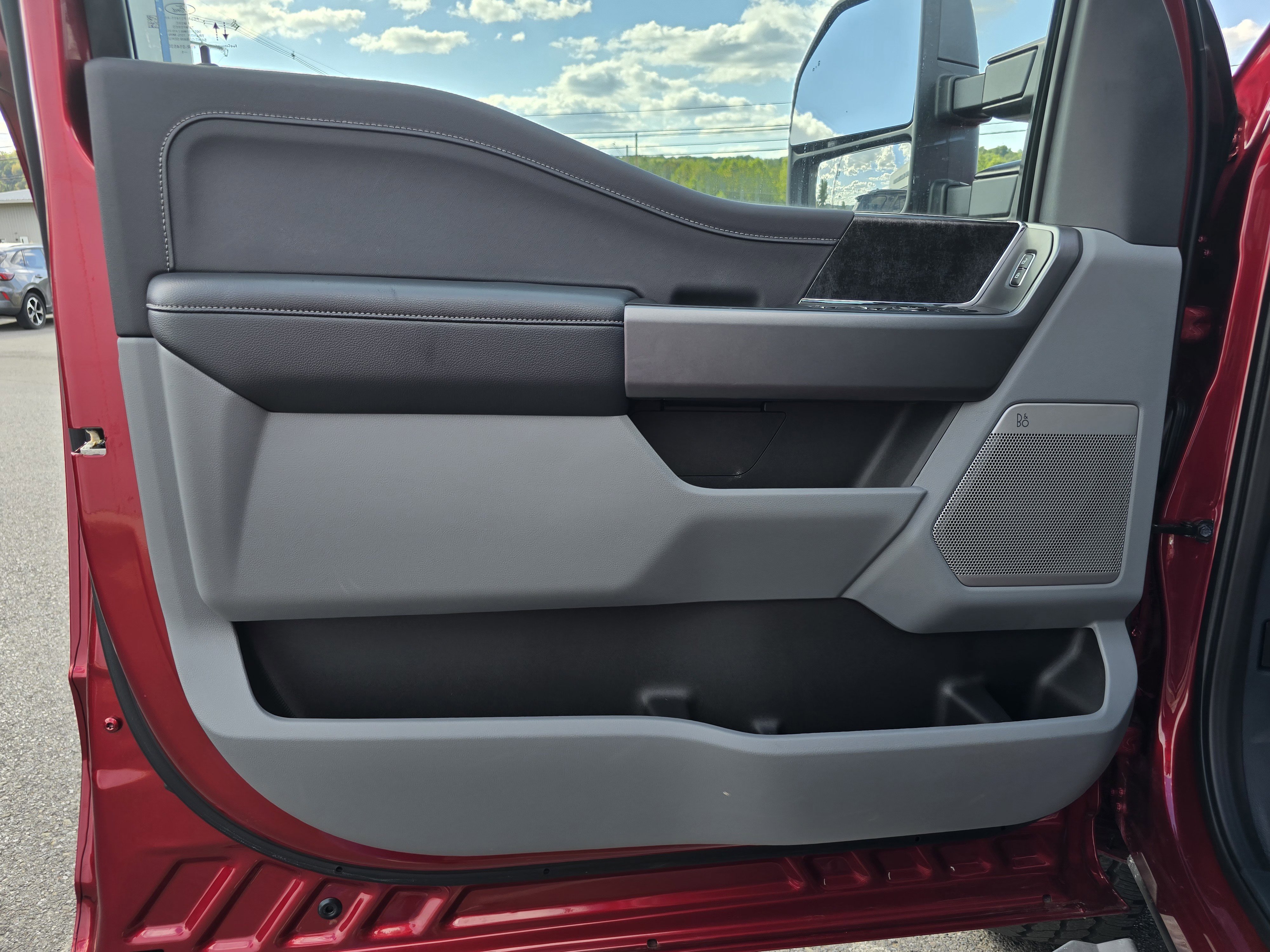 New 2025 Ford F250 XLT w/ Black Appearance Package image 18