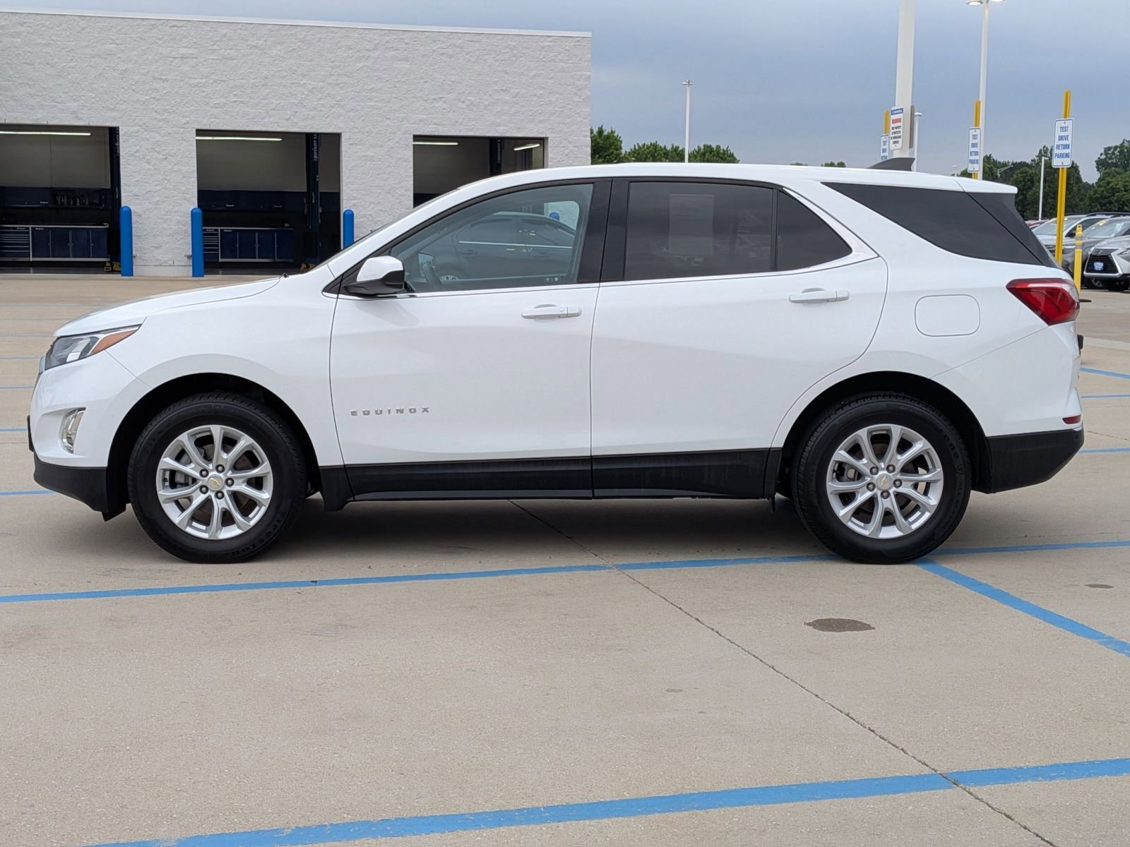 Used 2020 Chevrolet Equinox LT AWD/4WD image 9