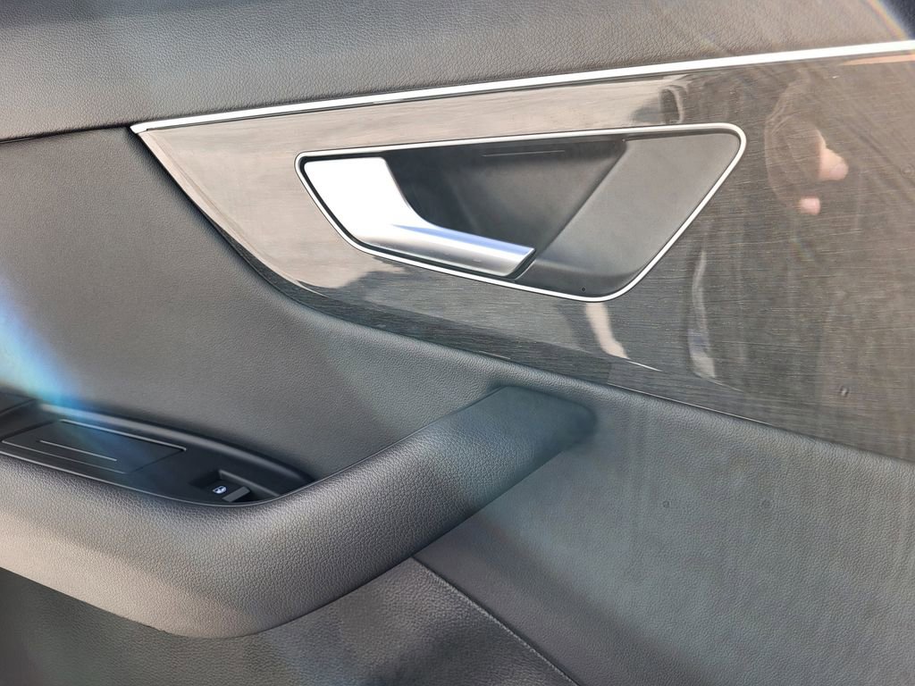 Used 2025 Audi Q7 3.0T Premium w/ Convenience Package image 10