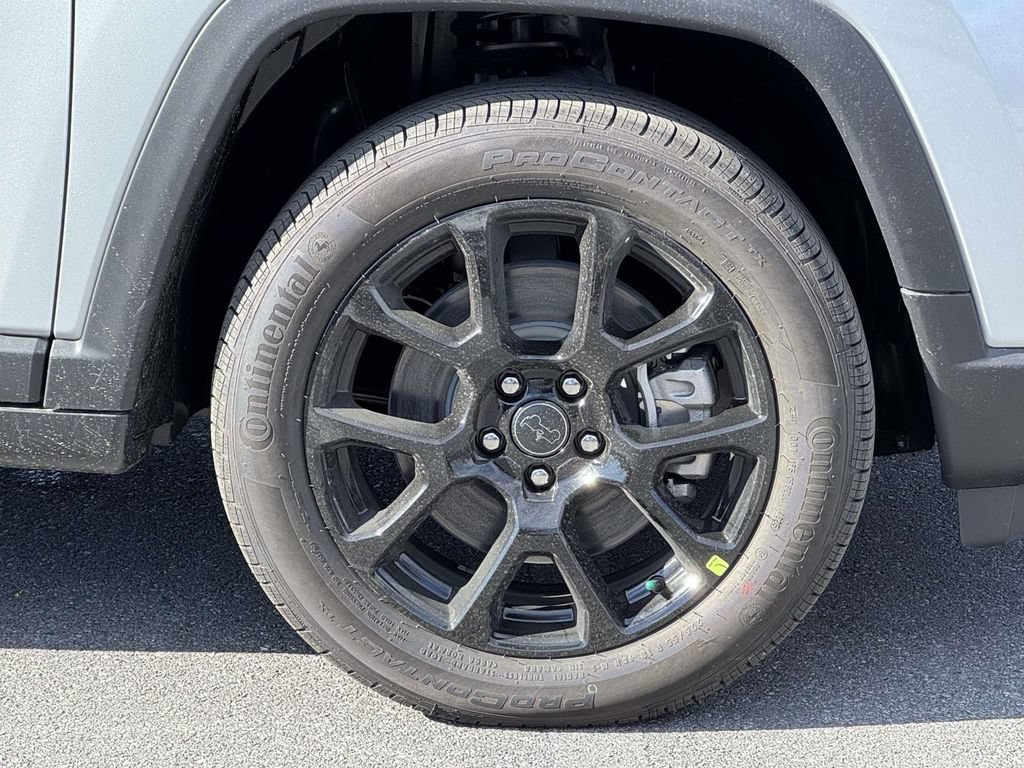 New 2026 Jeep Compass Latitude AWD/4WD image 9