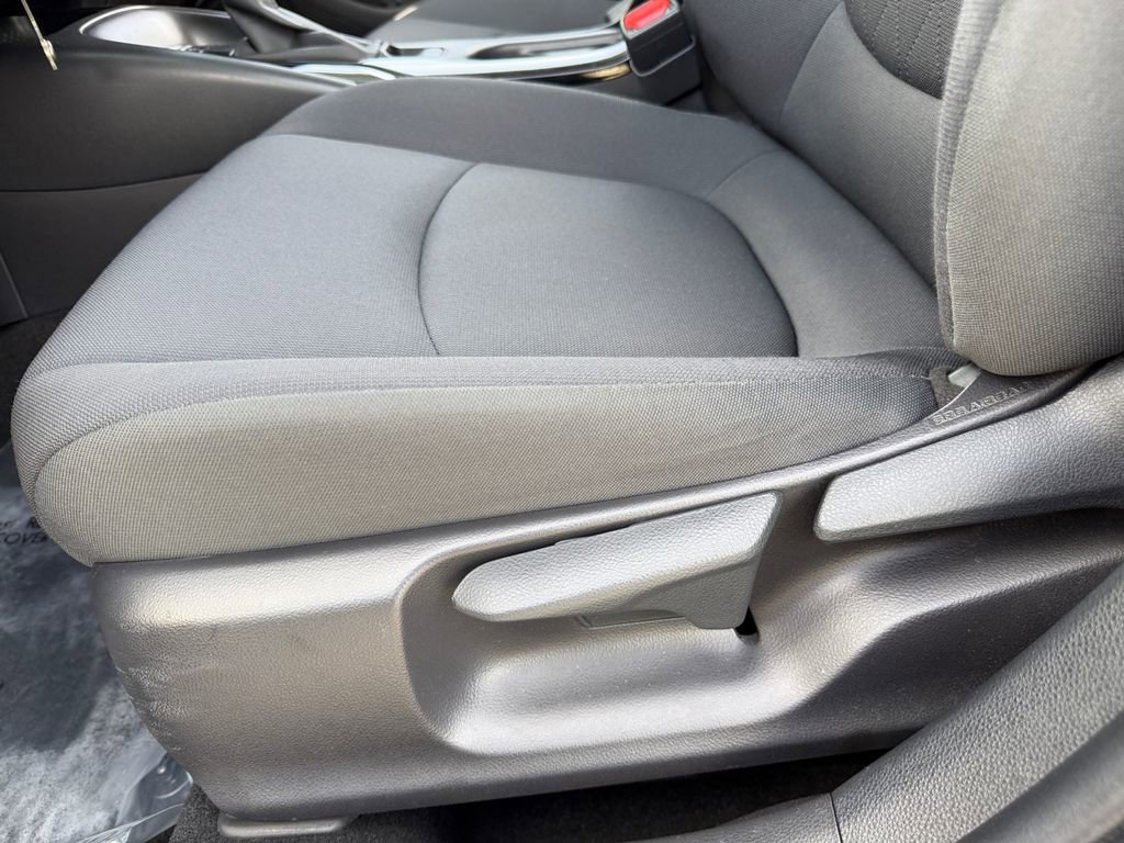 Used 2022 Toyota Corolla LE image 16