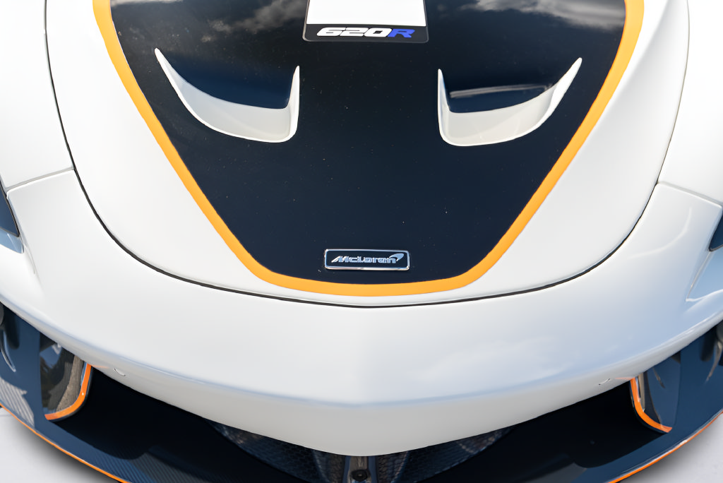 Used 2020 McLaren 620R RWD image 19