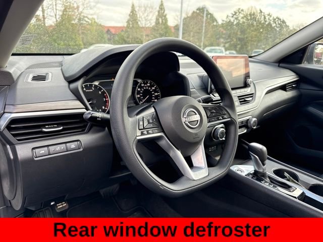Used 2025 Nissan Altima 2.5 SV image 14