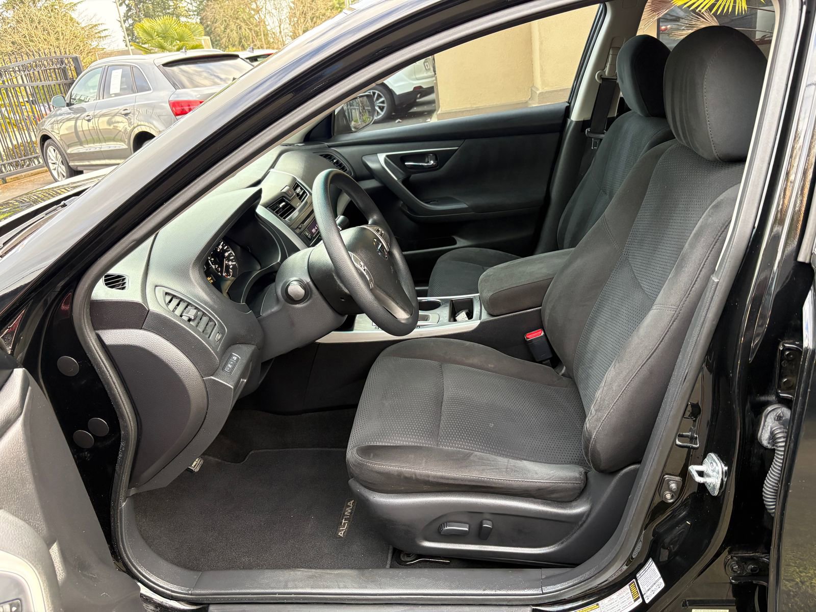 Used 2015 Nissan Altima 2.5 S w/ Power Driver Seat Package FWD image 9