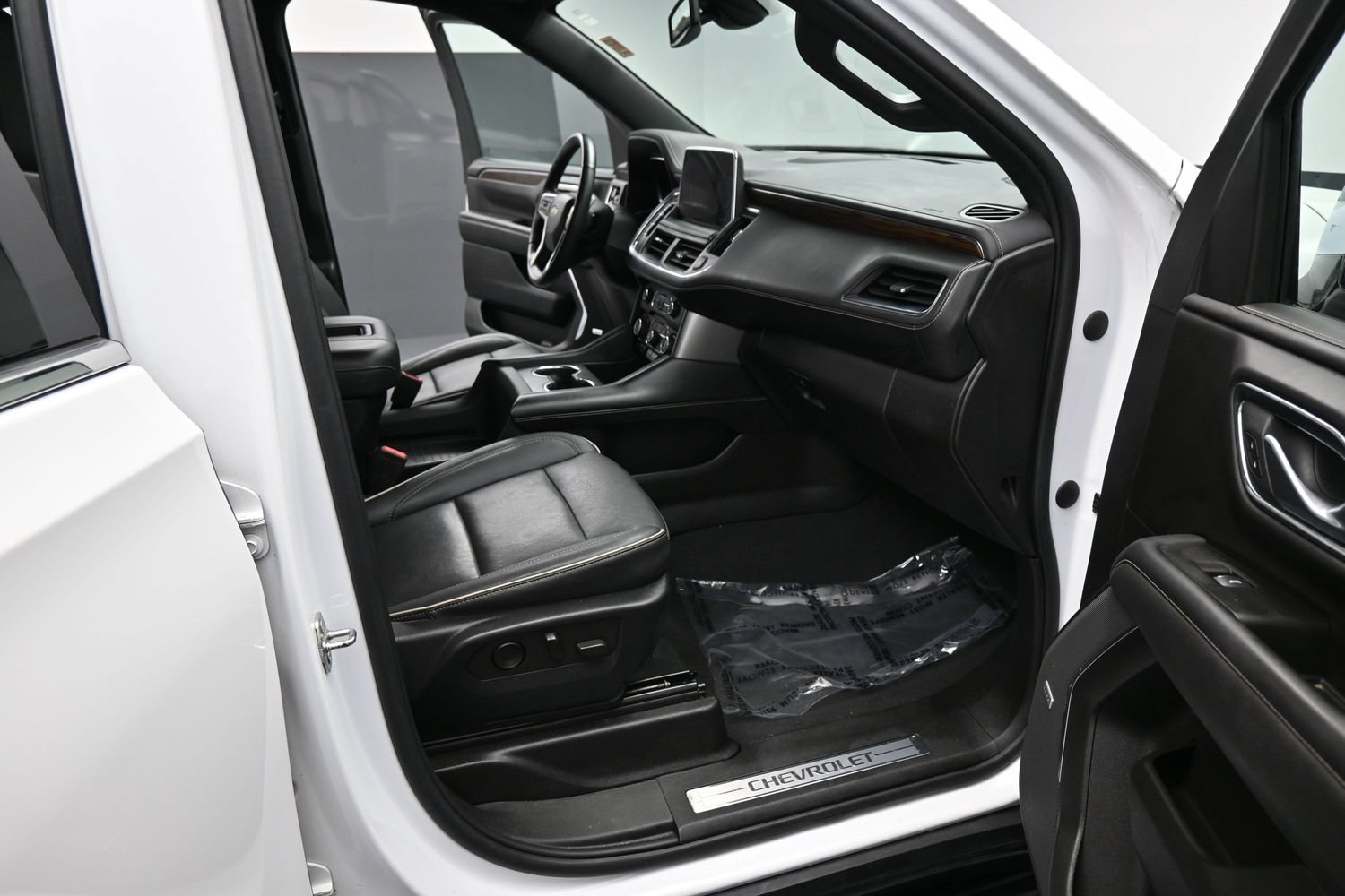 Used 2022 Chevrolet Suburban Premier RWD image 20