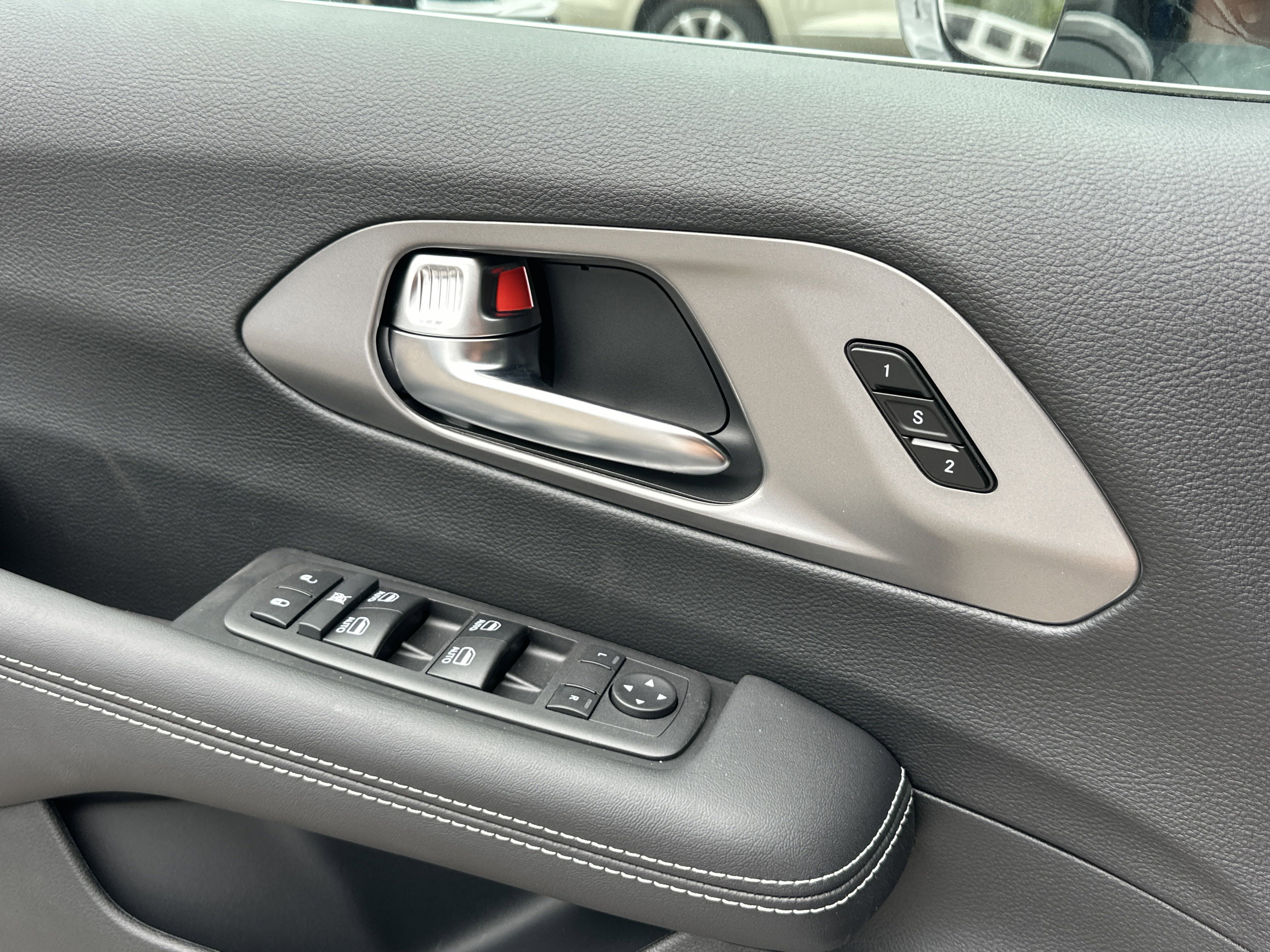 New 2026 Chrysler Pacifica Select image 12