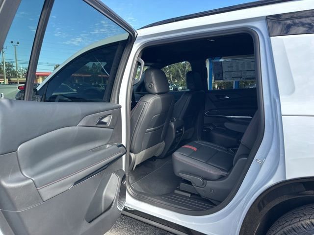 New 2026 Chevrolet Traverse RS image 33