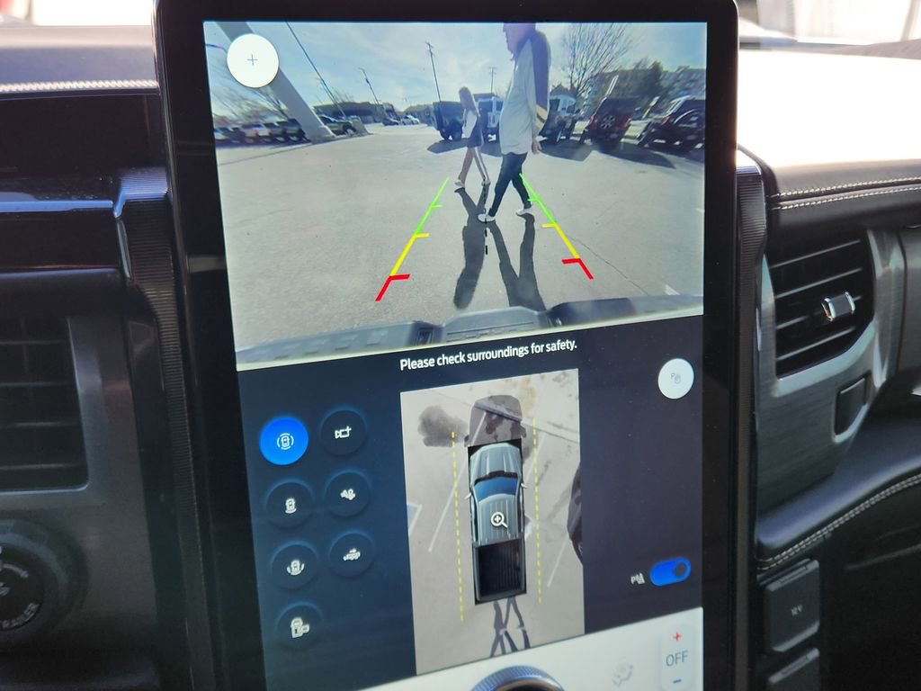 Used 2023 Ford F150 Lightning Platinum image 26