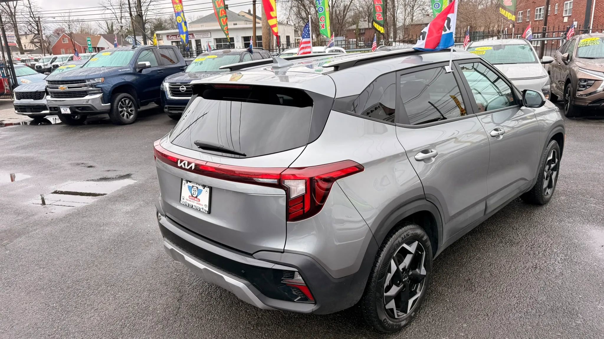 Used 2025 Kia Seltos S FWD image 7