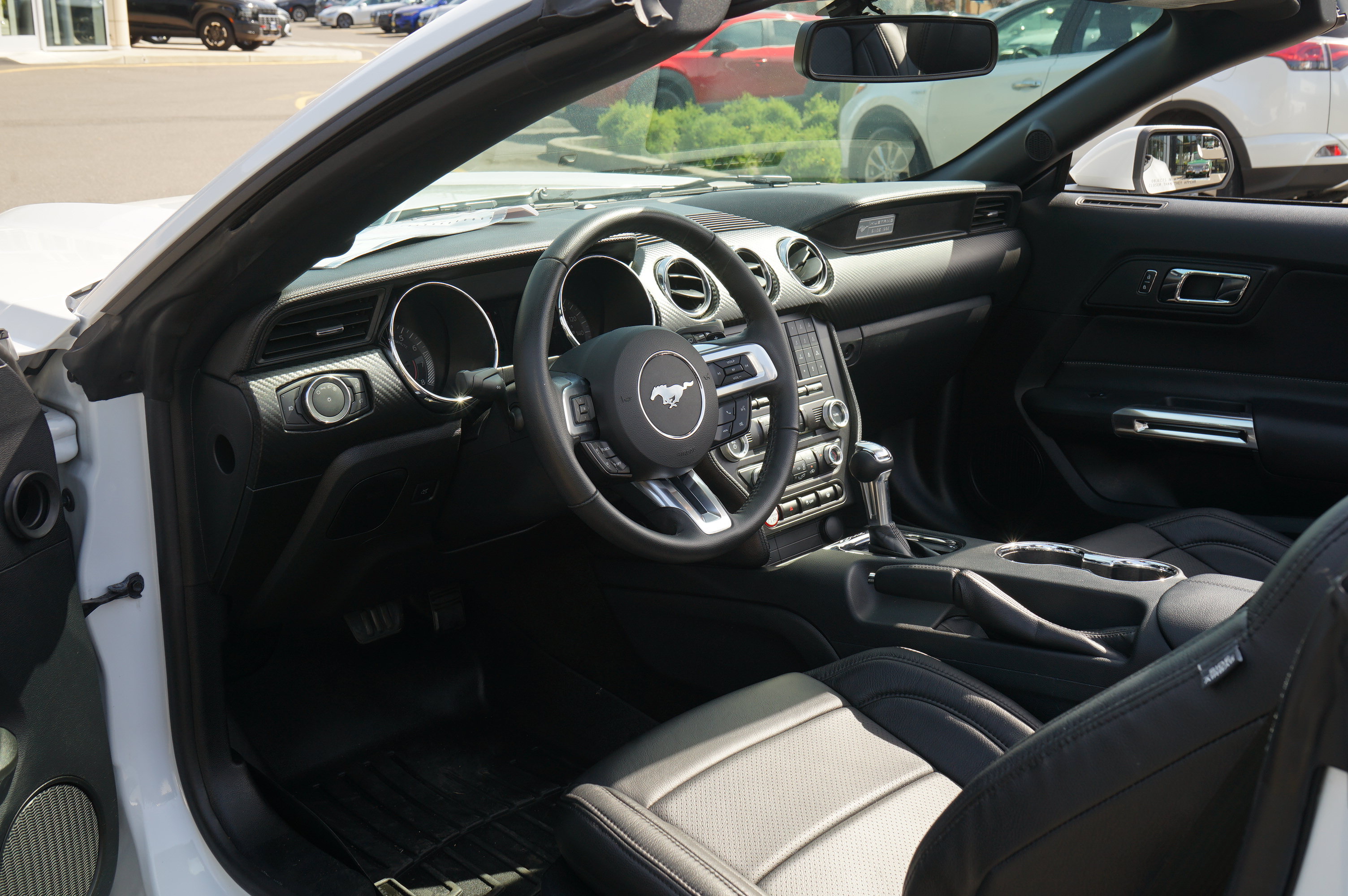 Used 2016 Ford Mustang Convertible w/ Equipment Group 051A RWD image 17