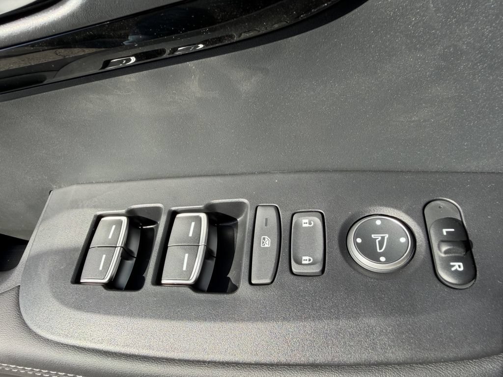 Used 2025 Acura ADX AWD image 19