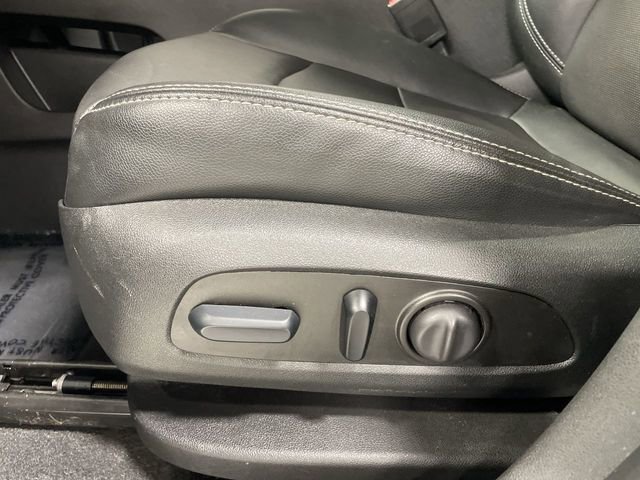 Used 2023 GMC Terrain SLT FWD image 12