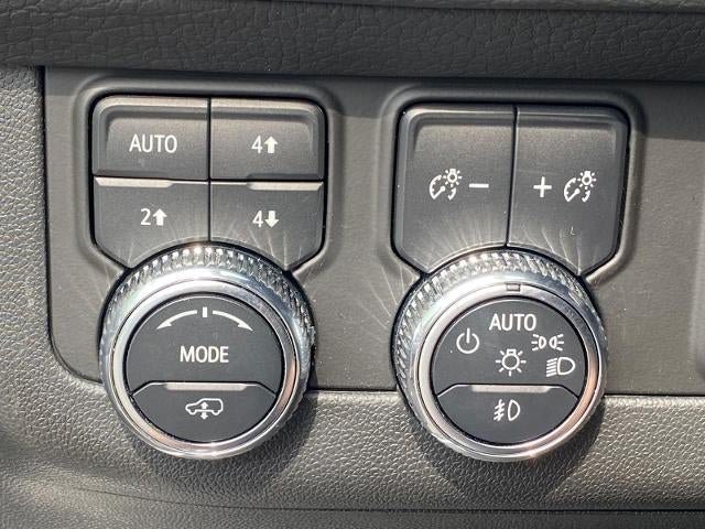 Used 2024 GMC Yukon Denali w/ Denali Reserve Package AWD/4WD image 15