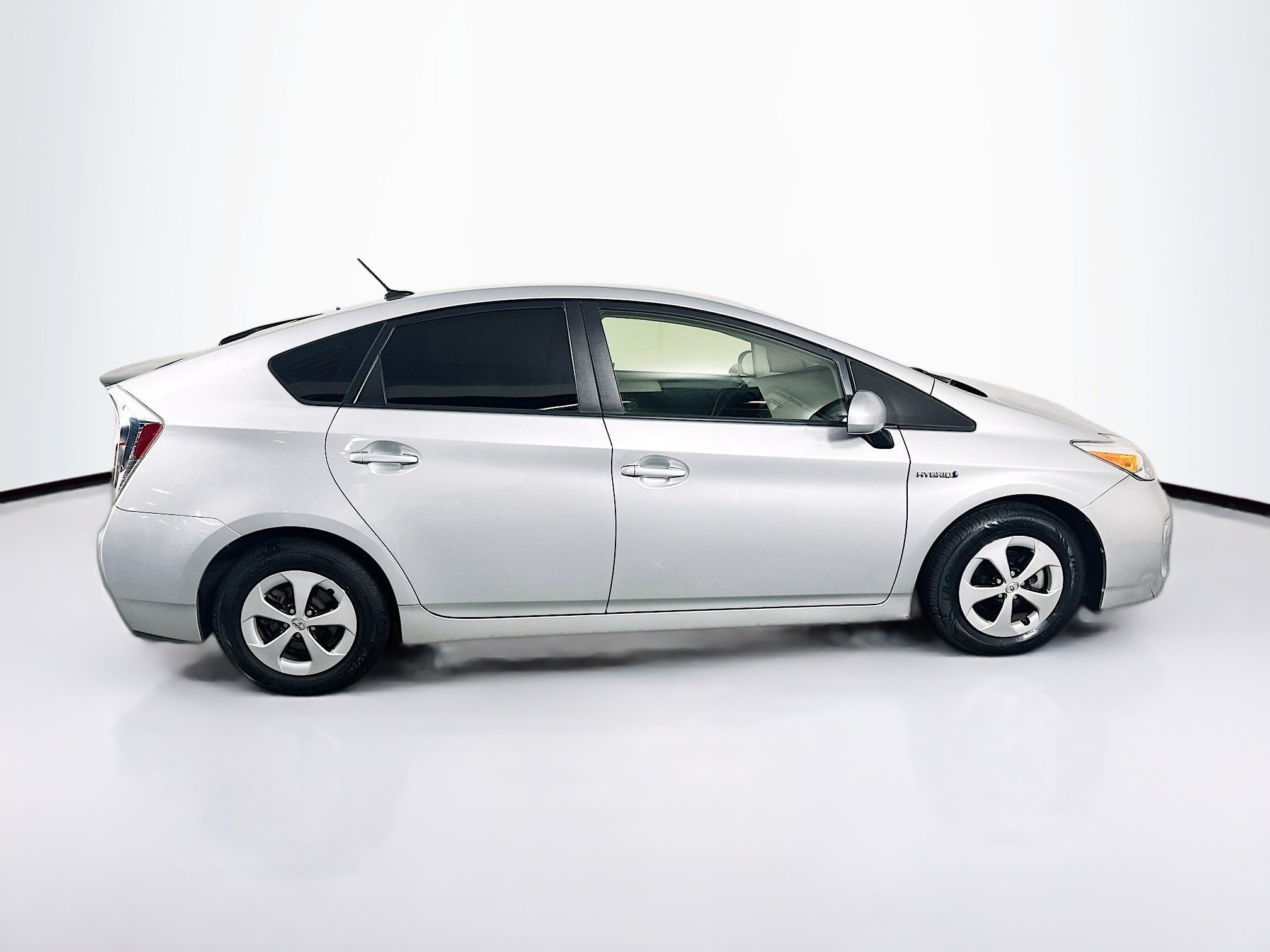 Used 2015 Toyota Prius Four FWD image 10