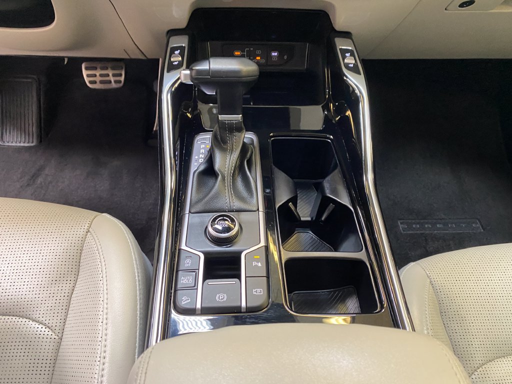 Used 2025 Kia Sorento SX FWD image 50