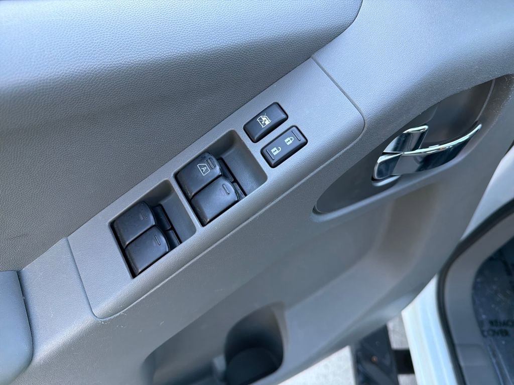 Used 2020 Nissan Frontier SV w/ Midnight Edition Floor Mats image 16