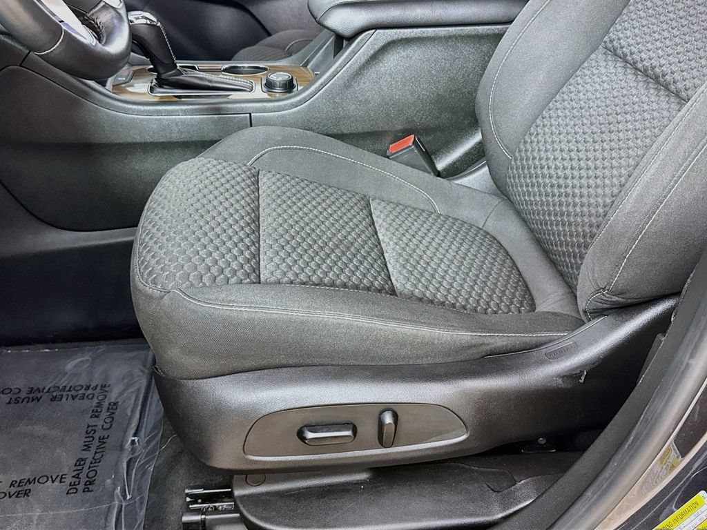 Used 2017 GMC Acadia SLE AWD/4WD image 22