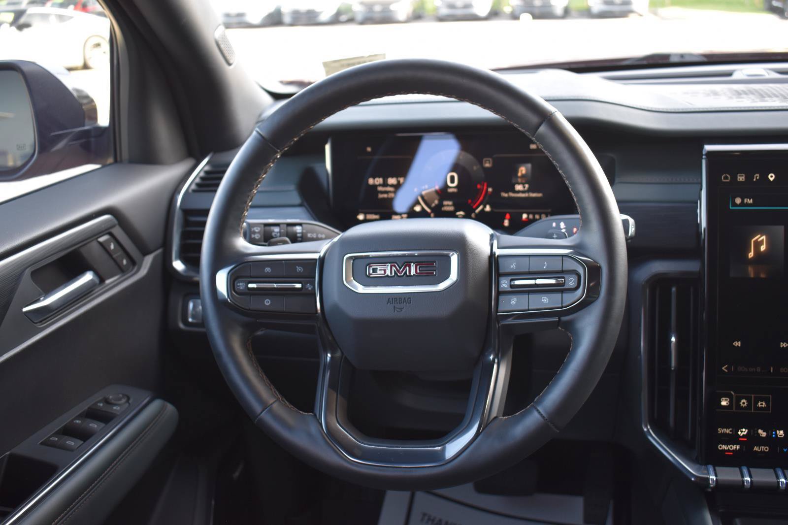 Used 2026 GMC Acadia AT4 w/ Luxury Package AWD/4WD image 35