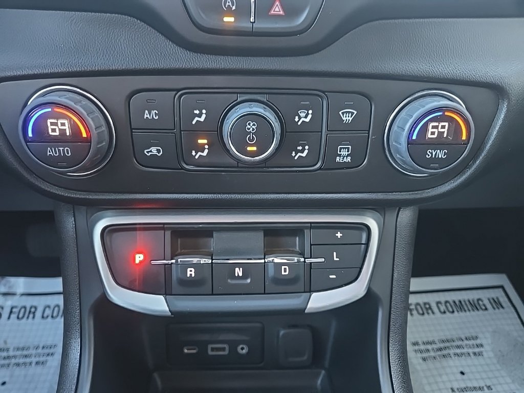 Used 2024 GMC Terrain SLT w/ Elevation Edition AWD/4WD image 18