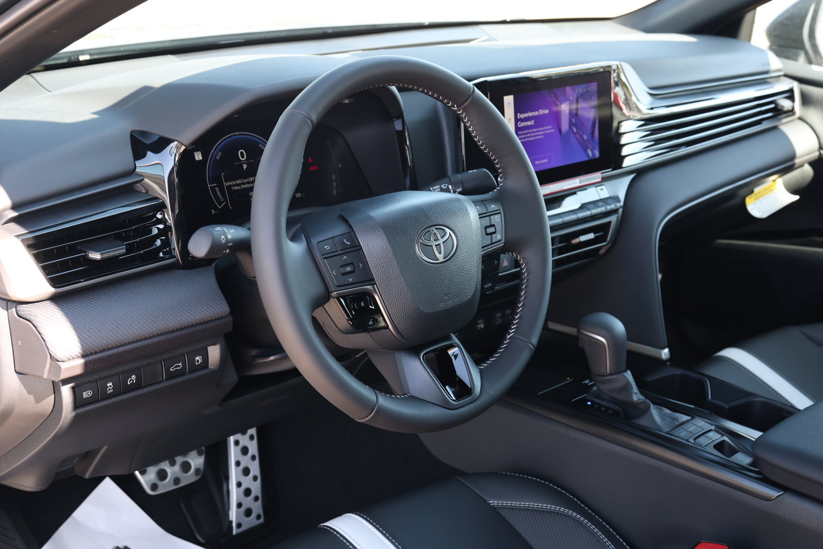 New 2027 Toyota Camry SE w/ Convenience Package FWD image 13