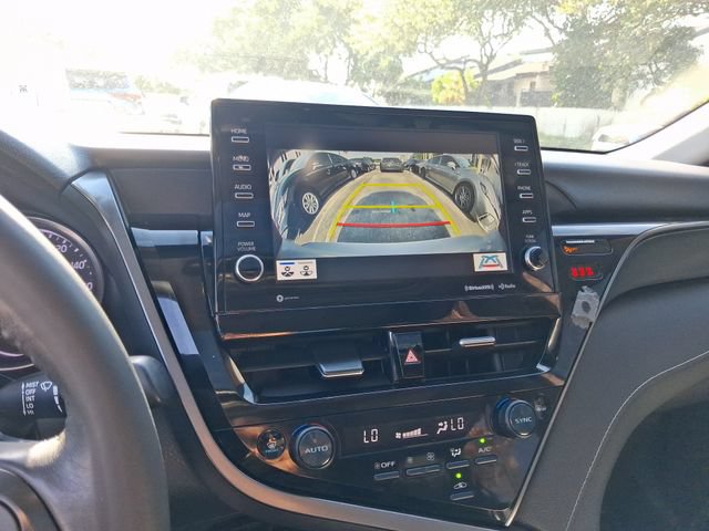 Used 2023 Toyota Camry SE w/ Cold Weather Package FWD image 21