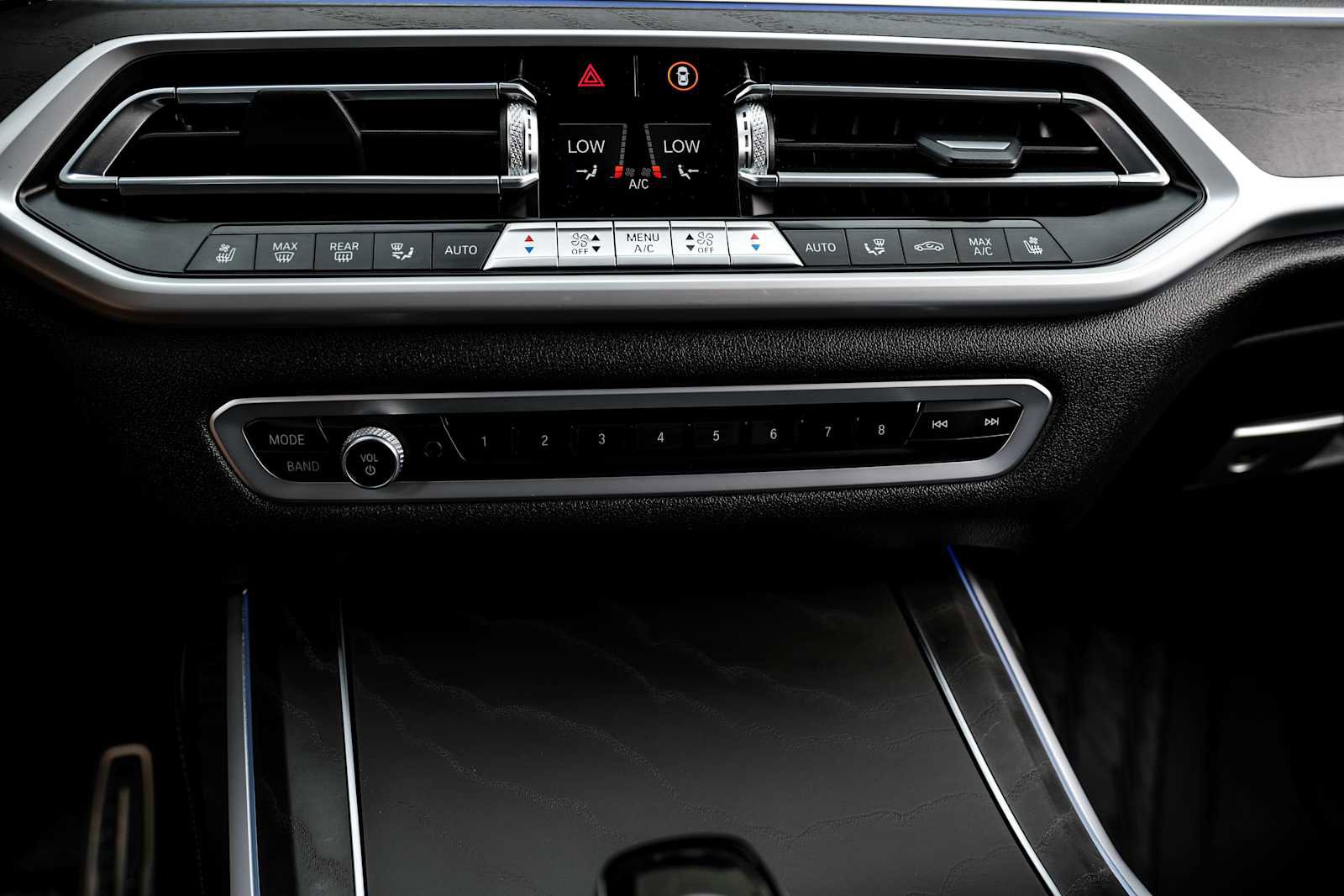 Used 2022 BMW X7 xDrive40i w/ M Sport Package image 33