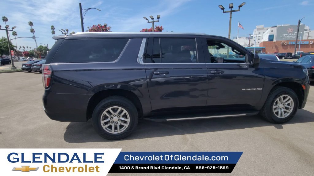 Used 2022 Chevrolet Suburban LT RWD image 8