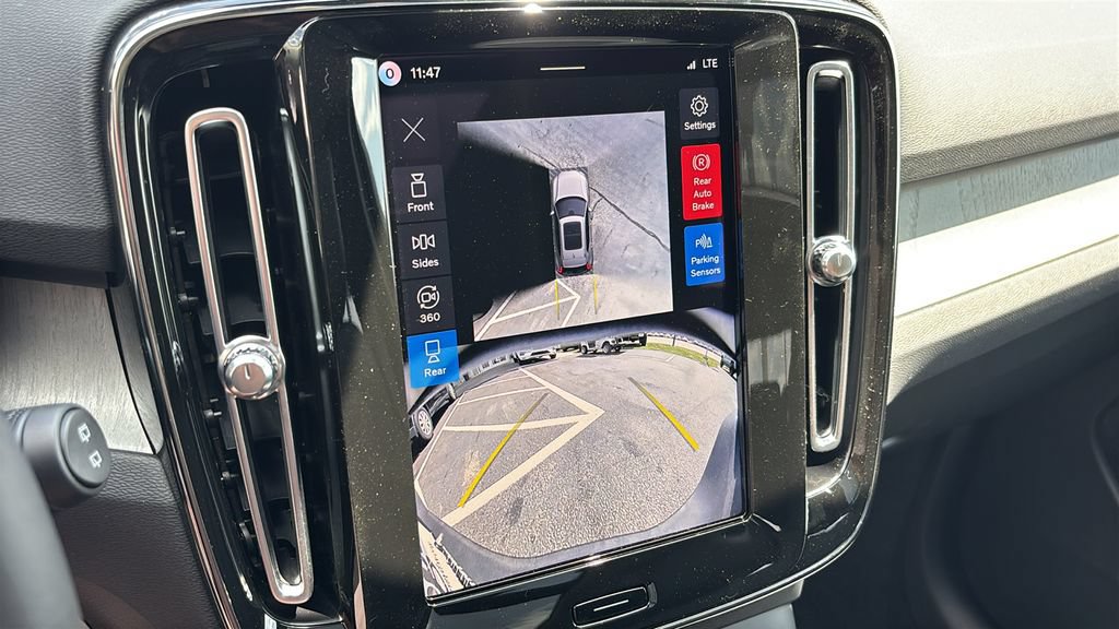 New 2026 Volvo XC40 B5 Plus w/ Climate Package AWD/4WD image 19