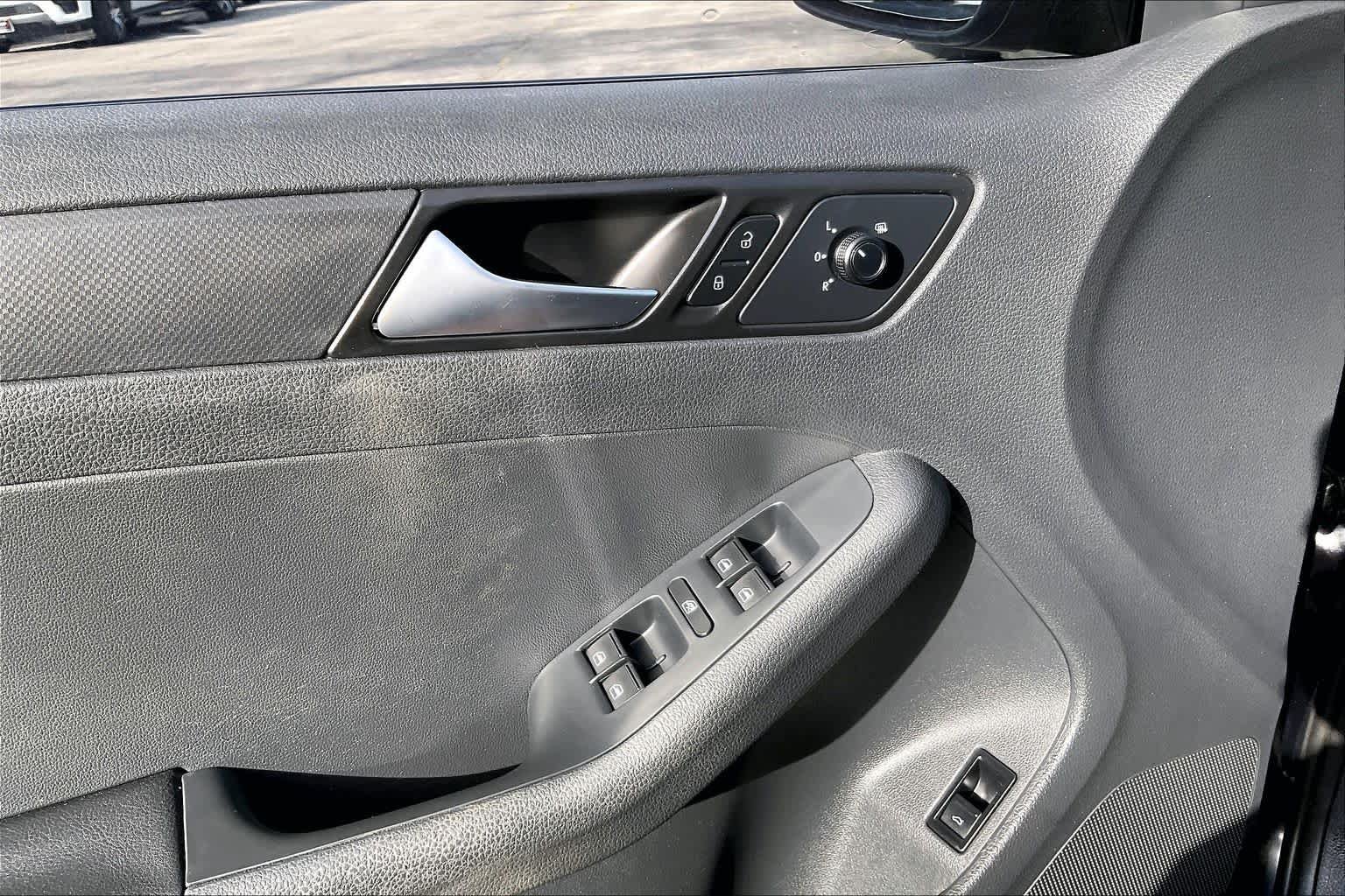 Used 2016 Volkswagen Jetta S FWD image 30