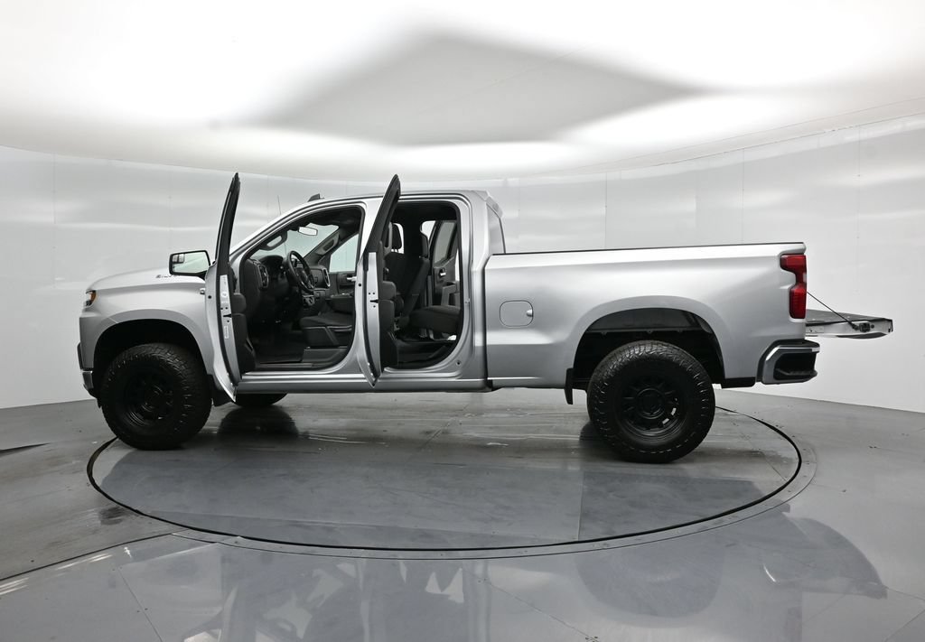 Used 2020 Chevrolet Silverado 1500 LT w/ Trailering Package AWD/4WD image 28