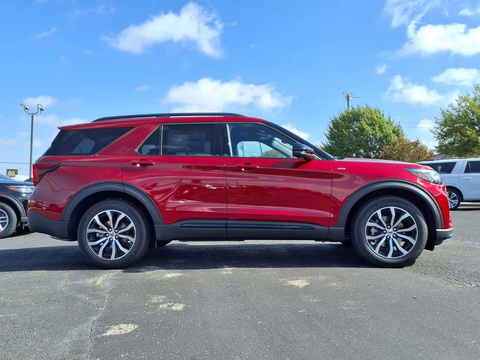 New 2027 Ford Explorer ST-Line RWD image 4