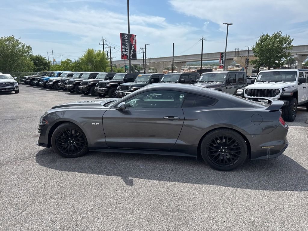 Used 2018 Ford Mustang GT Premium w/ GT Performance Package RWD image 19