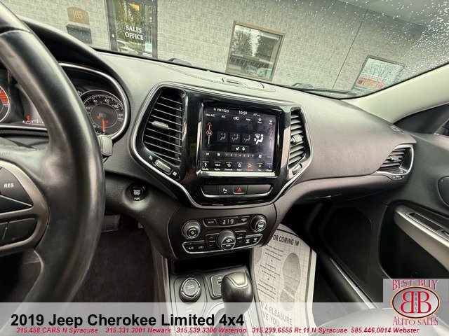 Used 2019 Jeep Cherokee Limited AWD/4WD image 30
