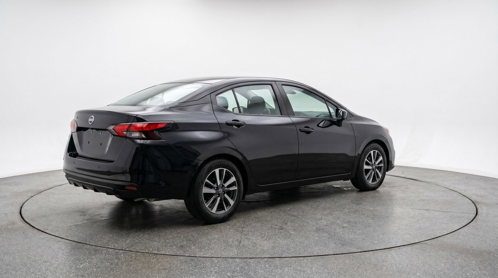 Used 2025 Nissan Versa SV FWD image 9