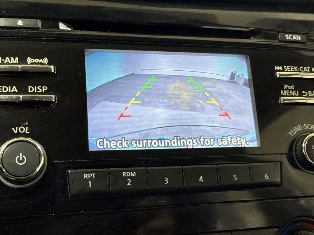 Used 2017 Nissan Rogue S AWD/4WD image 15