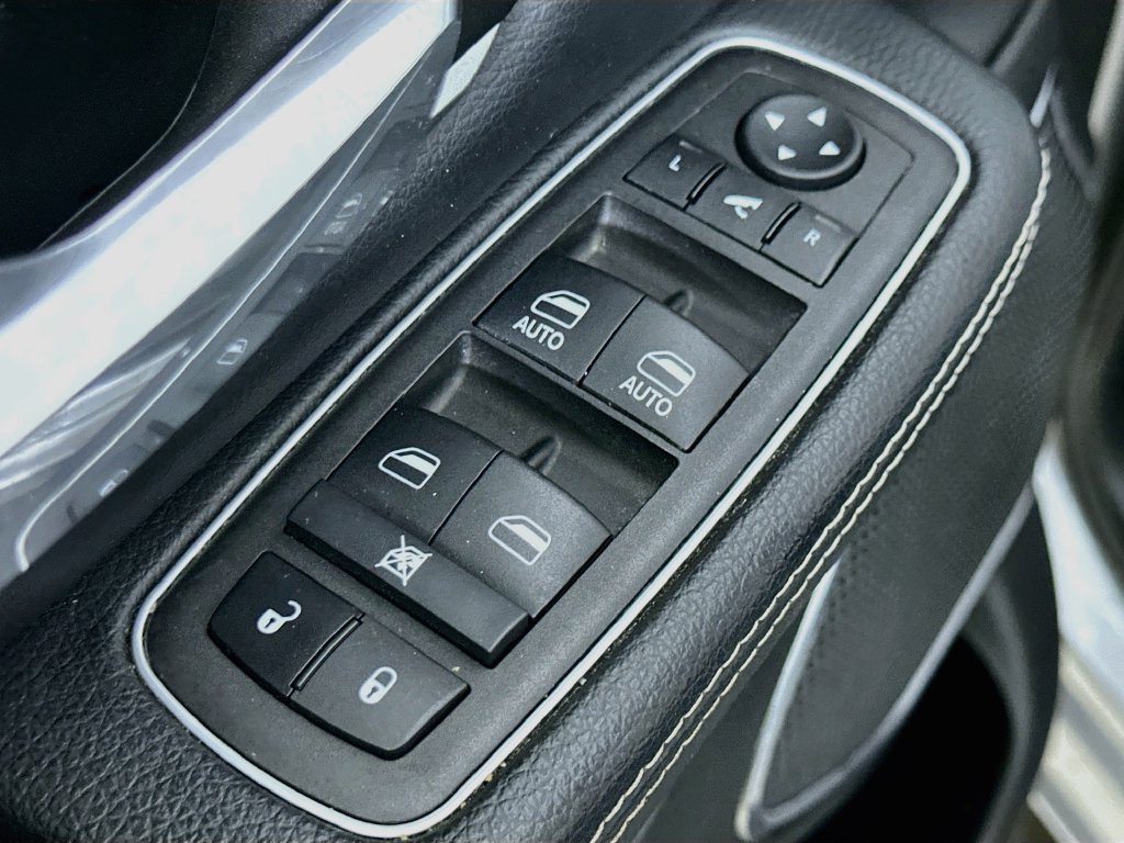 Used 2023 RAM 1500 Laramie AWD/4WD image 22