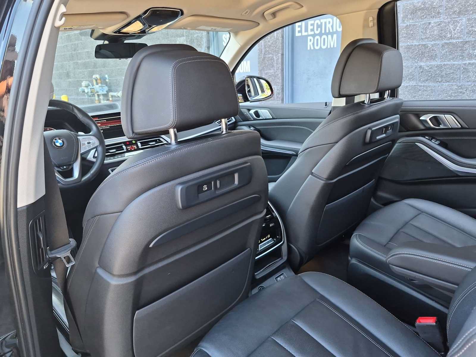 Used 2022 BMW X7 xDrive40i w/ Executive Package AWD/4WD image 18