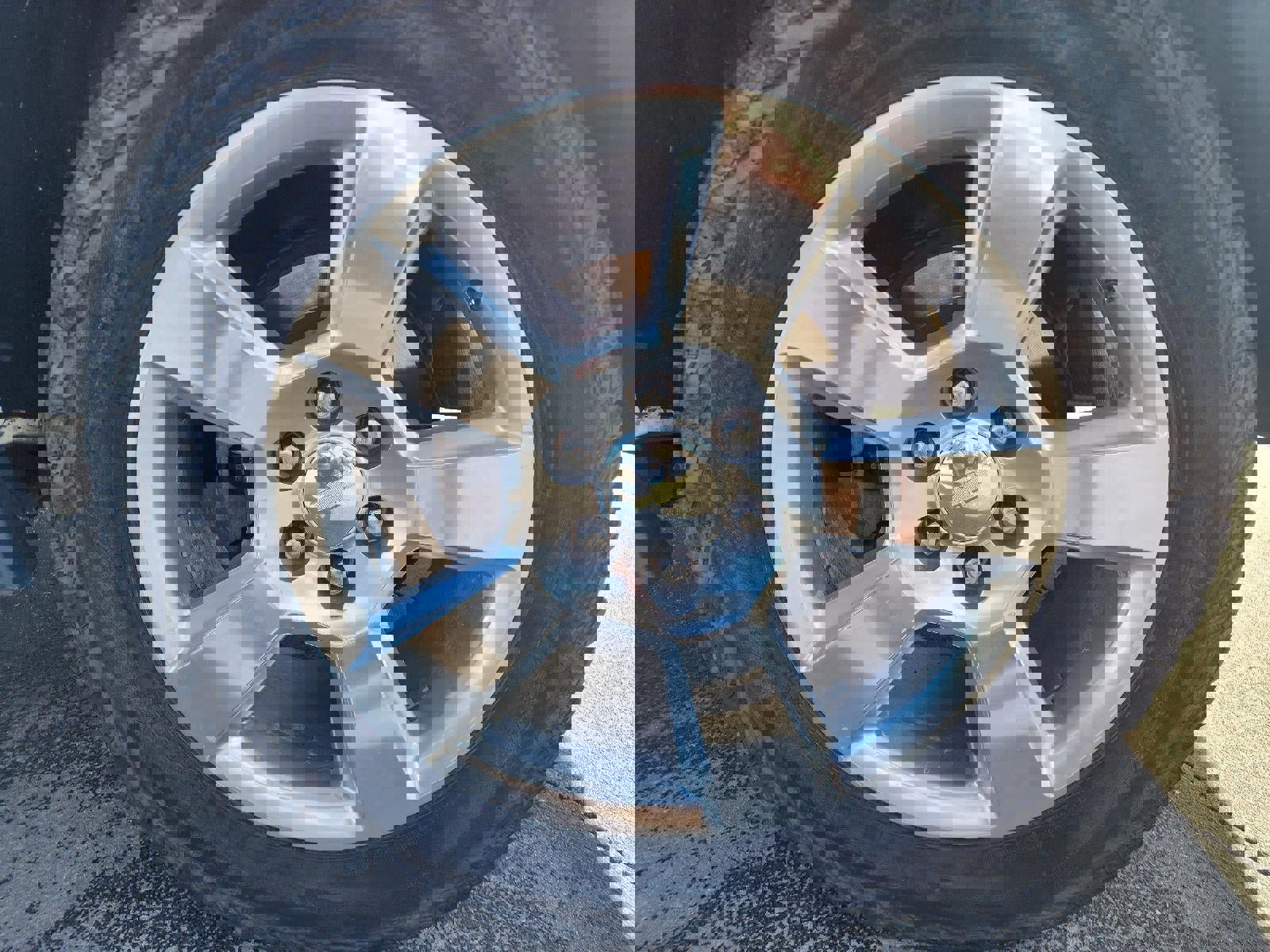 Used 2015 Chevrolet Suburban LTZ image 31