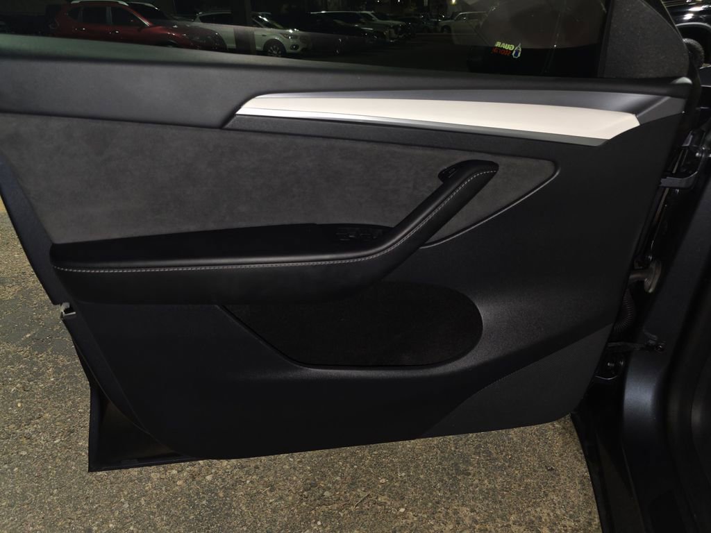 Used 2022 Tesla Model Y Performance image 10