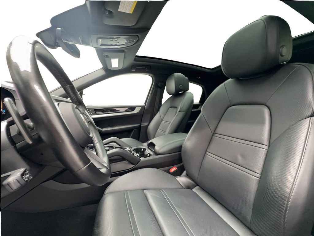 Used 2024 Porsche Cayenne Coupe image 19