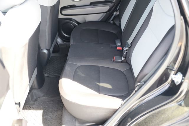 Used 2018 Kia Soul image 31