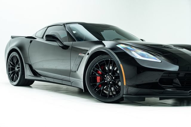 Used 2015 Chevrolet Corvette Z06 w/ 3LZ Preferred Equipment Group RWD image 3