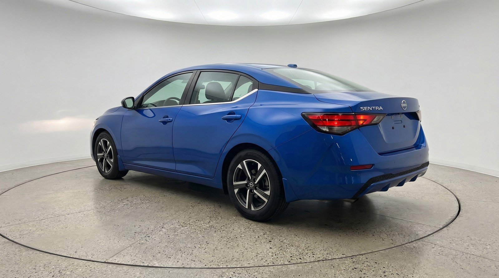 Used 2025 Nissan Sentra SV image 6