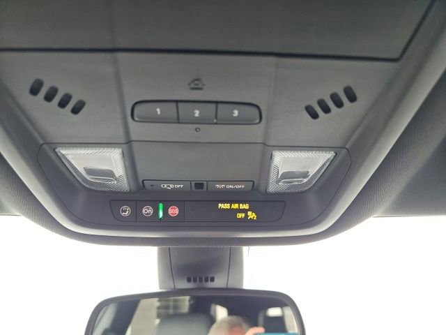 Used 2023 Buick Enclave Essence image 45