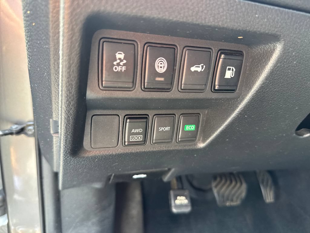Used 2019 Nissan Rogue SV AWD/4WD image 11